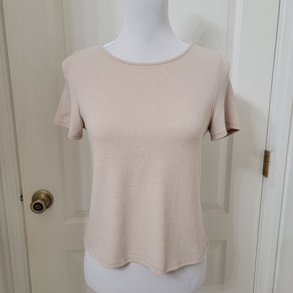 ALYA Size M Oatmeal Colored Short Sleeve Tie Back Knit Top, Exc. Used Condition